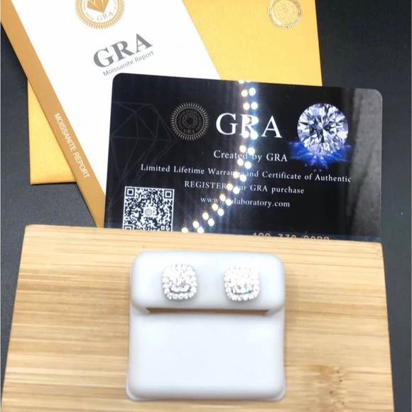 925 Sterling Silver 1.20CT MOISSANITE screw back Stud unisex Earrings - Picture 12 of 13